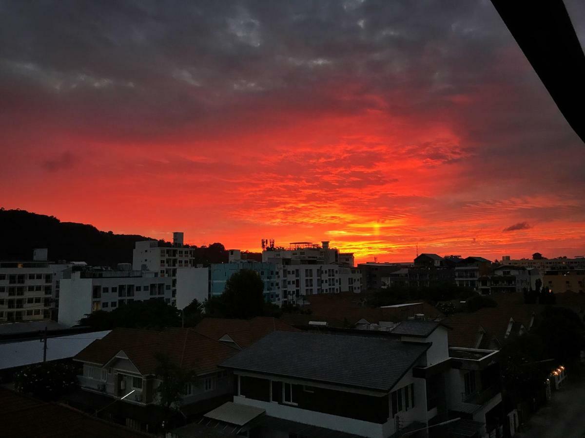 Tropical Sunset Hotel Patong Экстерьер фото